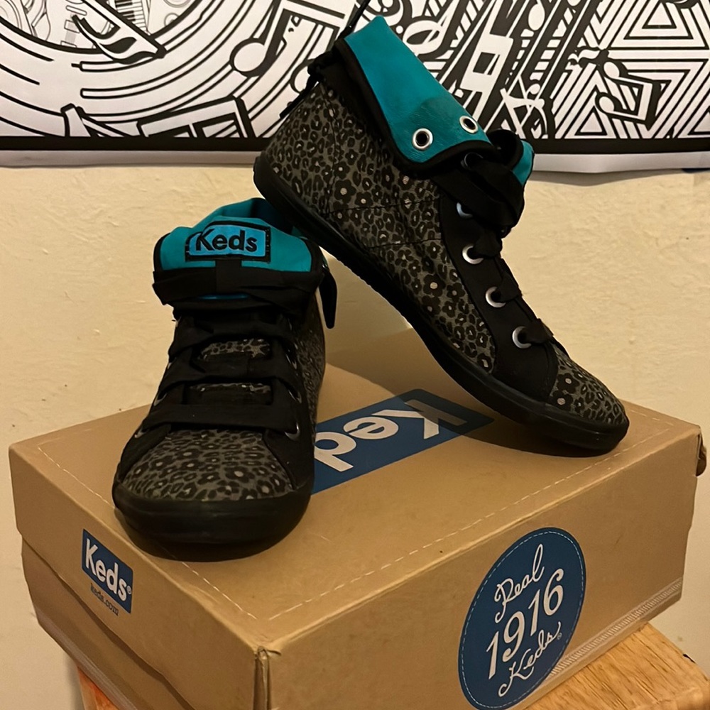 Keds sz 6 High Top Foldable Sneakers